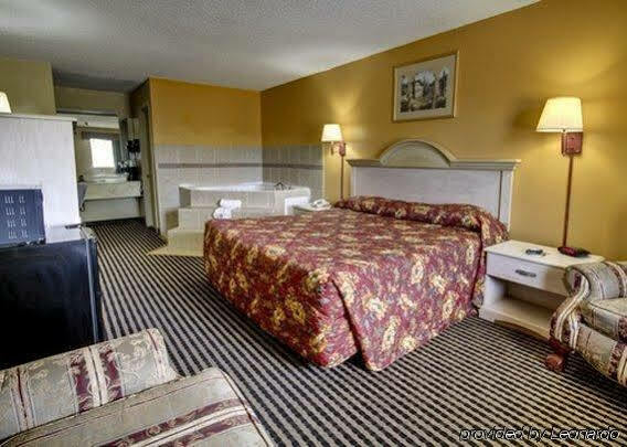 Rodeway Inn Александрия Экстерьер фото
